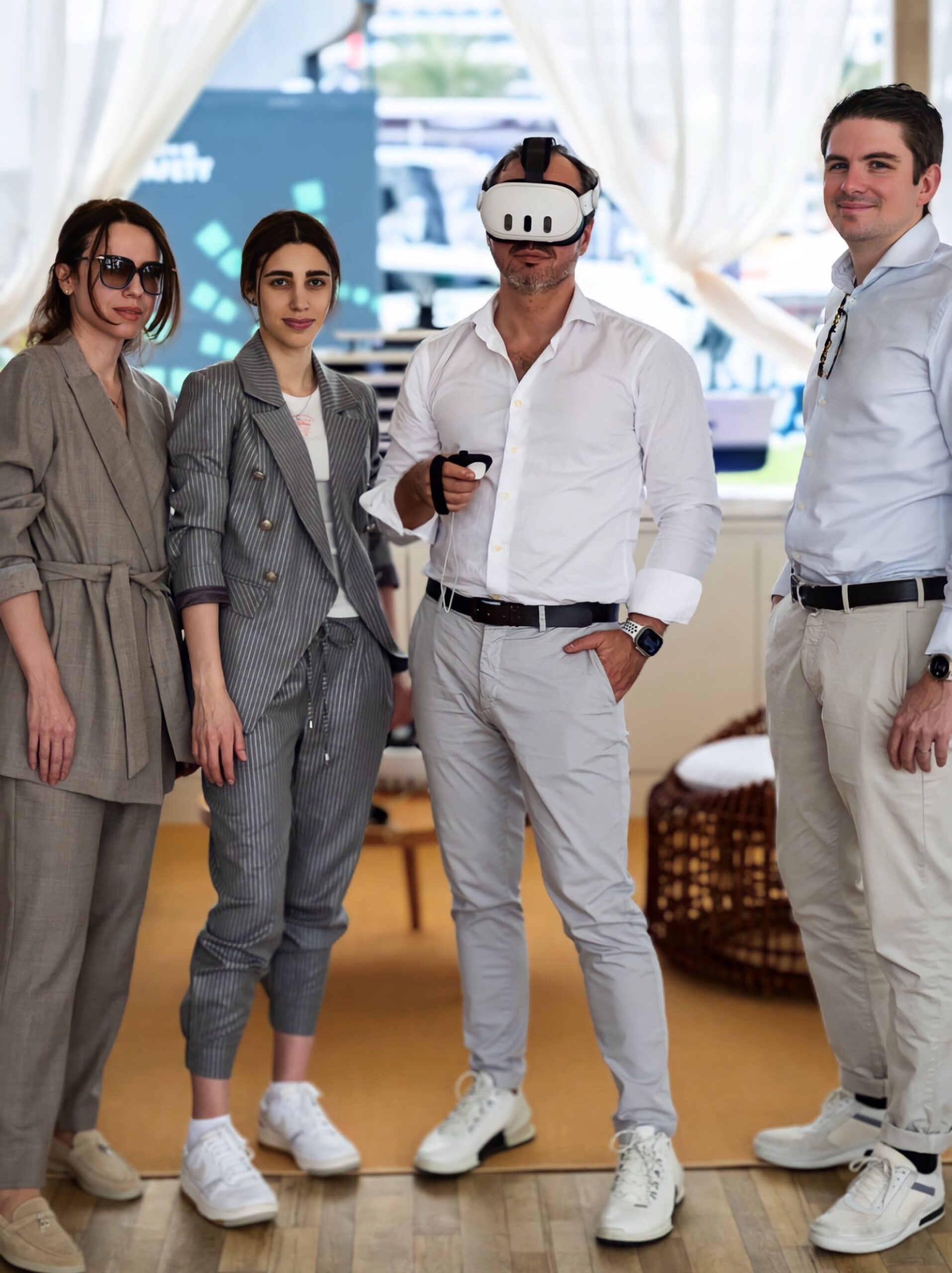 meet people in dubai